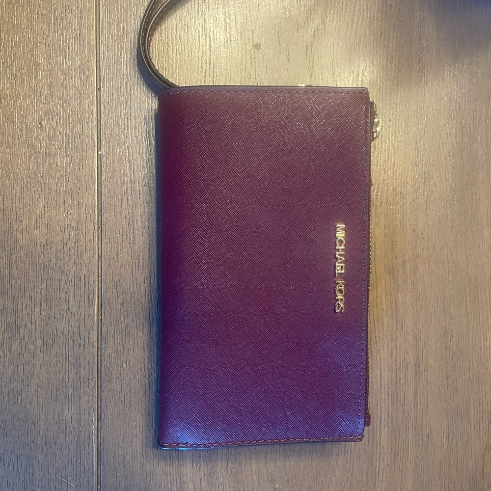 Michael Kors Bundle! Tote, Satchel, Clutch, Walle… - image 8